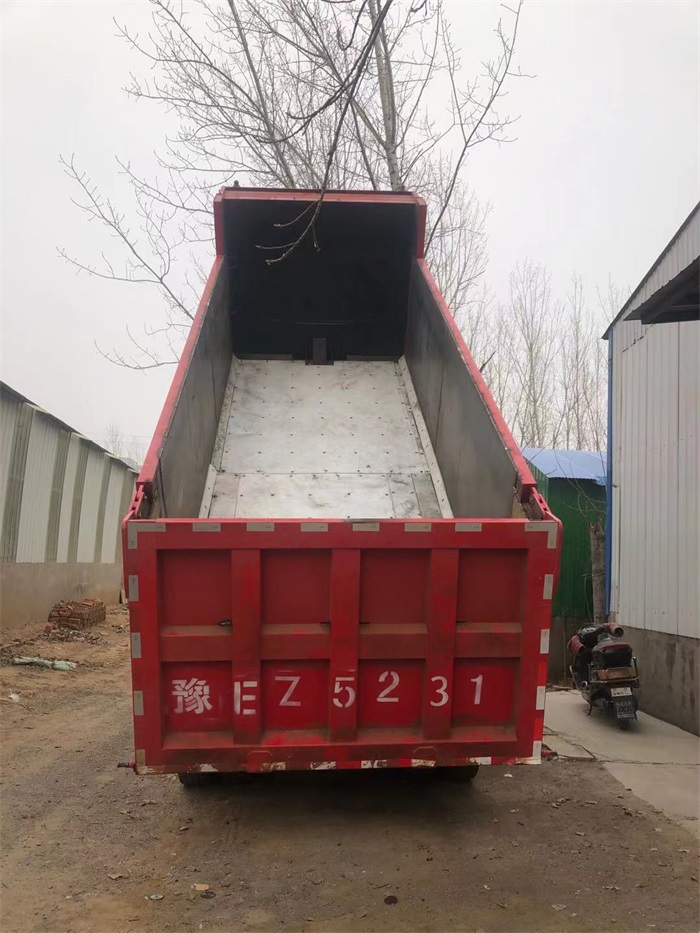 卸土净滑板作用